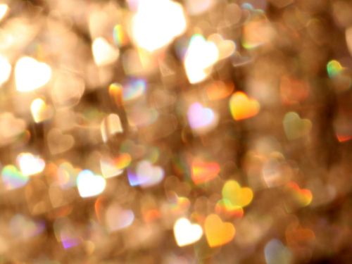 bokeh-hearts-500x375-22kb